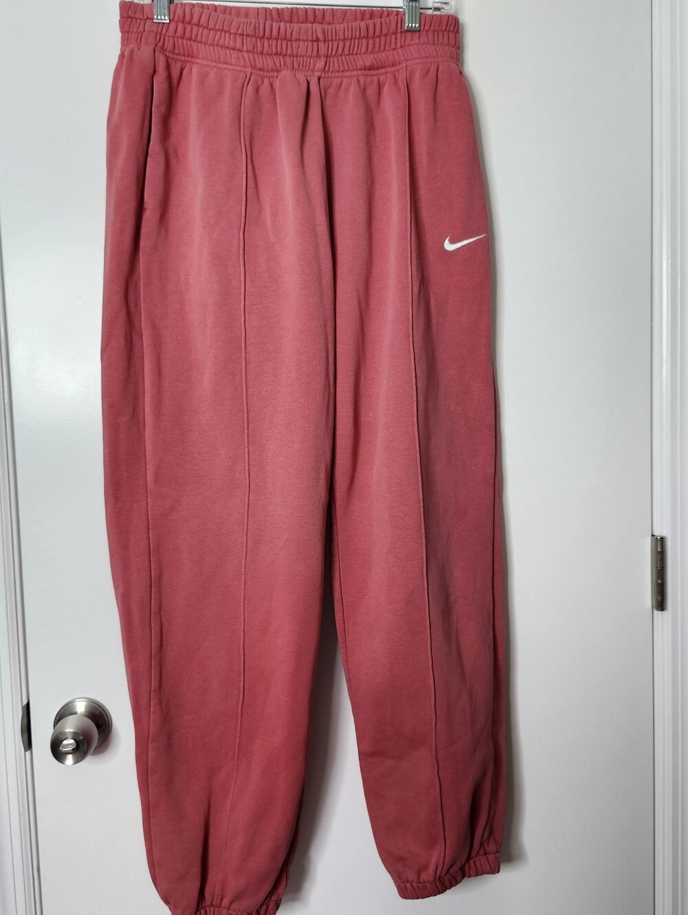 Nike Essential Fleece Joggers Womens Medium Pink Baggy Loose Fit Mid Rise - Picture 2 of 12